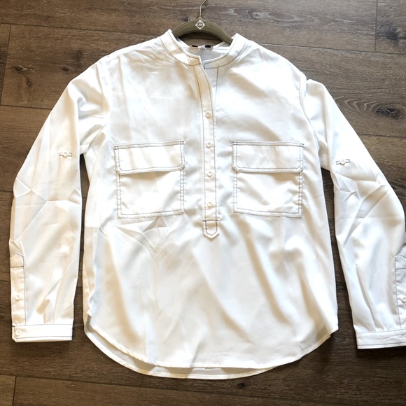 NWT White Blouse w/ Dark Stitching Size S - Picture 1 of 8
